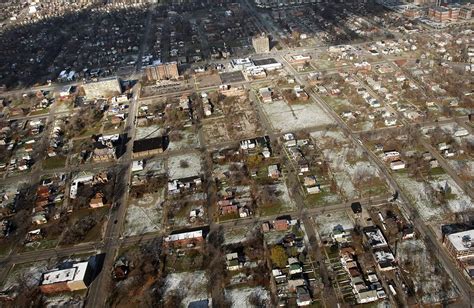 what happened to detroit michigan|why are people leaving detroit.